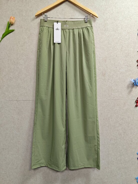 ALO Yoga Pants - NWT ALO Yoga(Regular)Suit Up Trouser Dune Grass 30" 💕 Wide Leg Work Pants